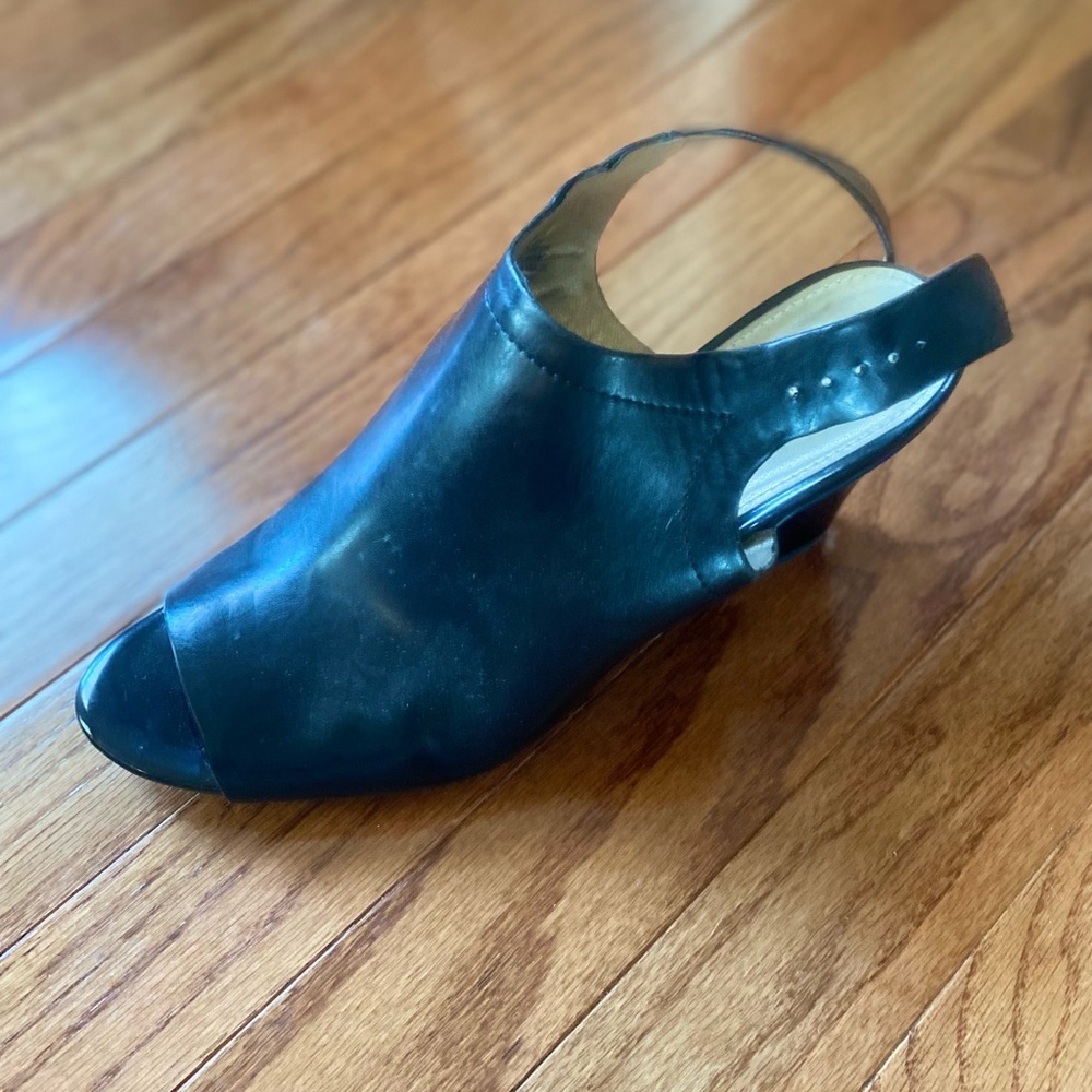 Black, Leather, Strappy, Open-Toed, Platform Heel; EUC; Women’s 8.5M; Bandolino